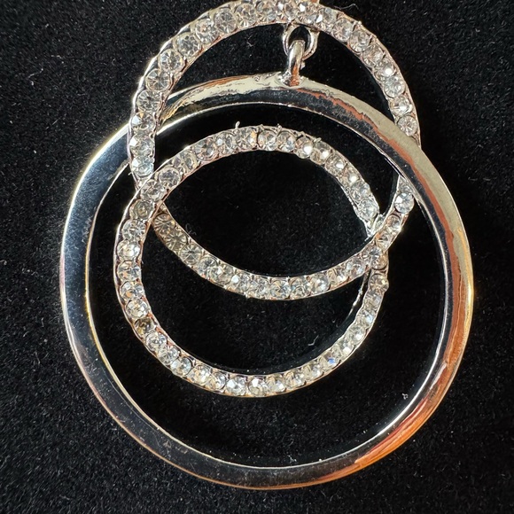 Lovita Silver Necklace with Interlocking Circles READ DESCRIPTION - Picture 4 of 5